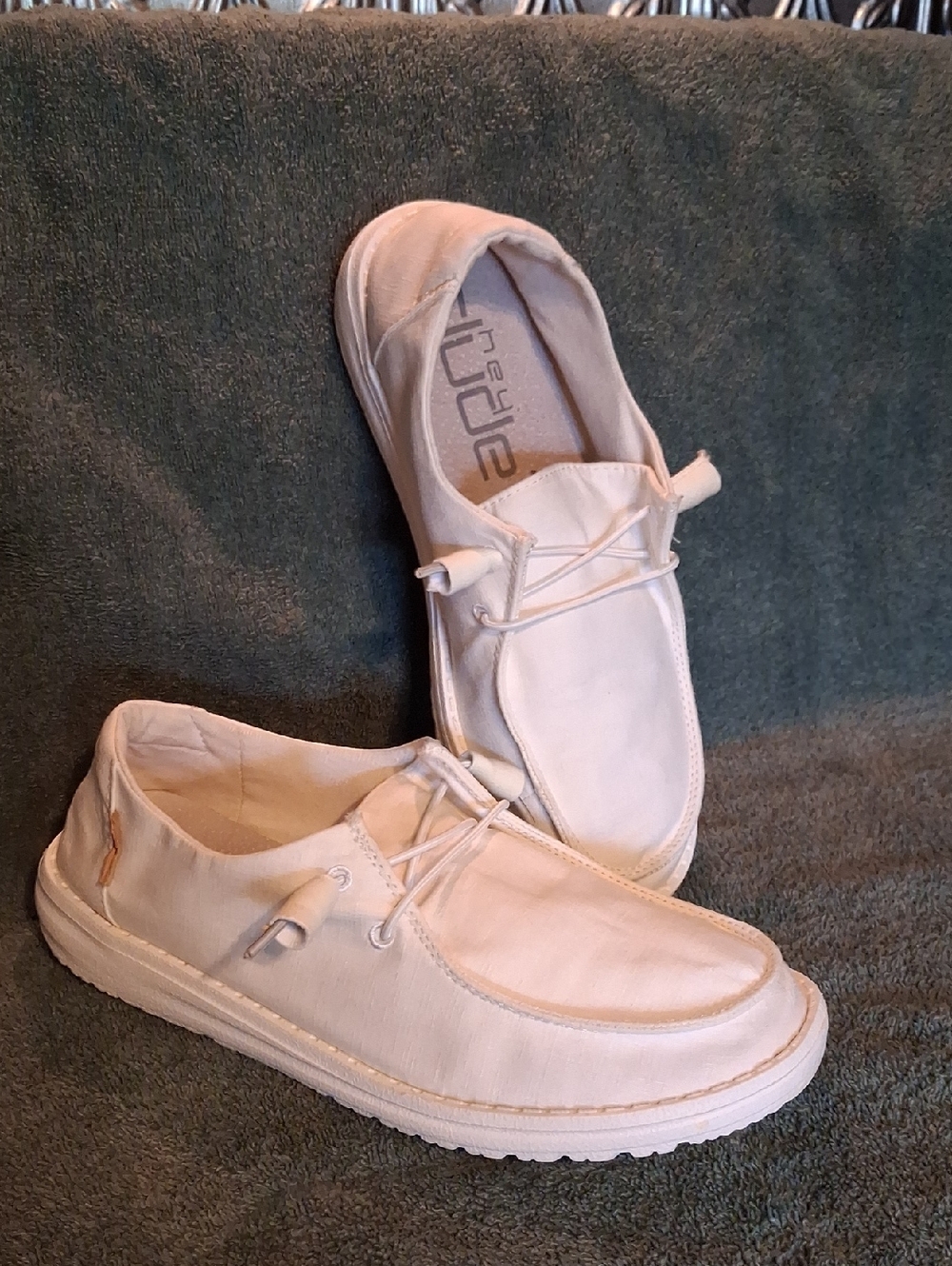 Hey Dude's Women's Size 7 White Canvas Slip-On Loafers